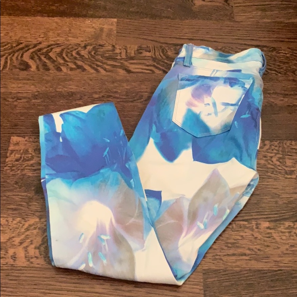 Blue floral pattern pants